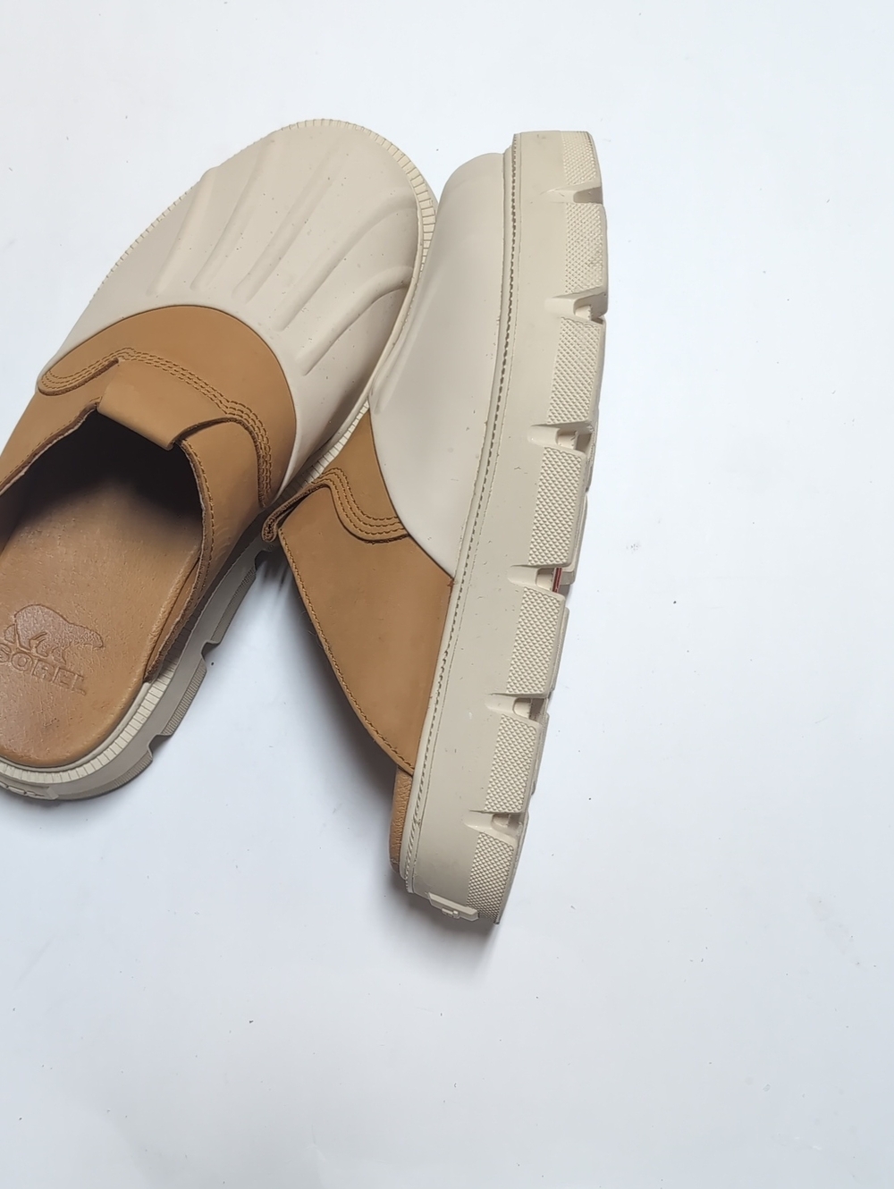 Sorel Women's Two-Tone Tan and Cream Slip-On Clogs - Picture 4 of 5